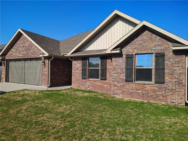 1742 Charismatic Drive, Prairie Grove, AR 72753