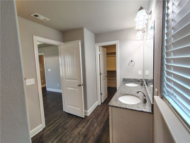 1742 Charismatic Drive, Prairie Grove, AR 72753