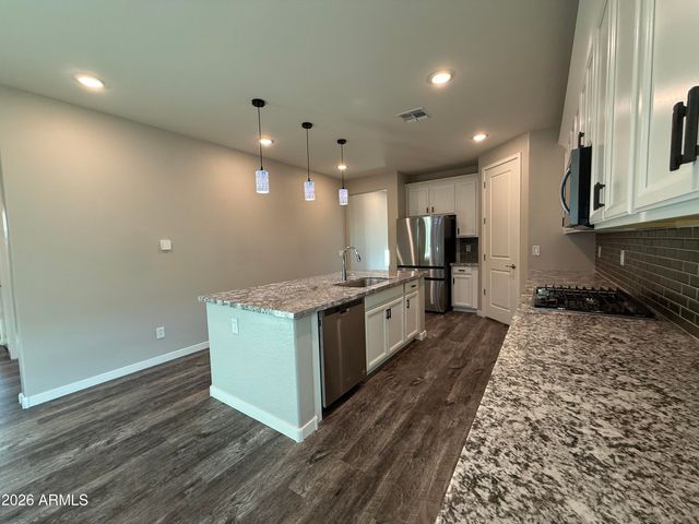 9458 E THATCHER Avenue, Mesa, AZ 85212