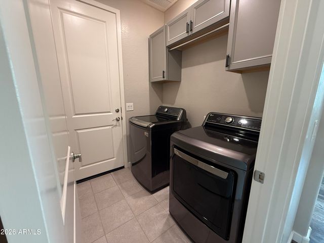 9458 E THATCHER Avenue, Mesa, AZ 85212