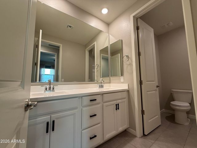 9458 E THATCHER Avenue, Mesa, AZ 85212