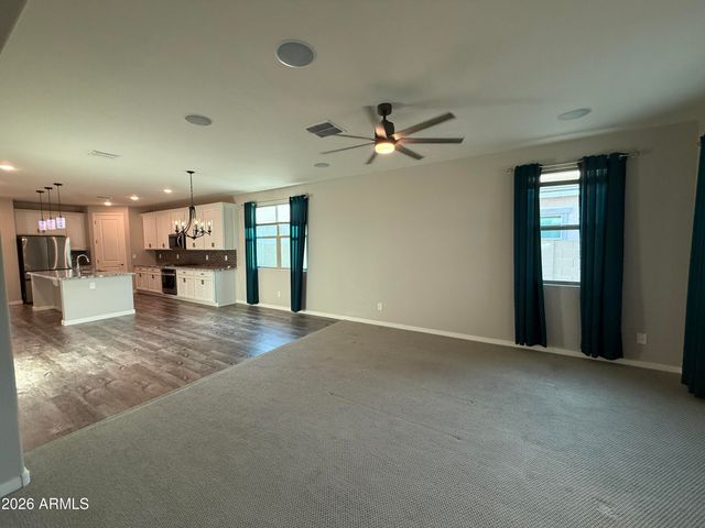 9458 E THATCHER Avenue, Mesa, AZ 85212