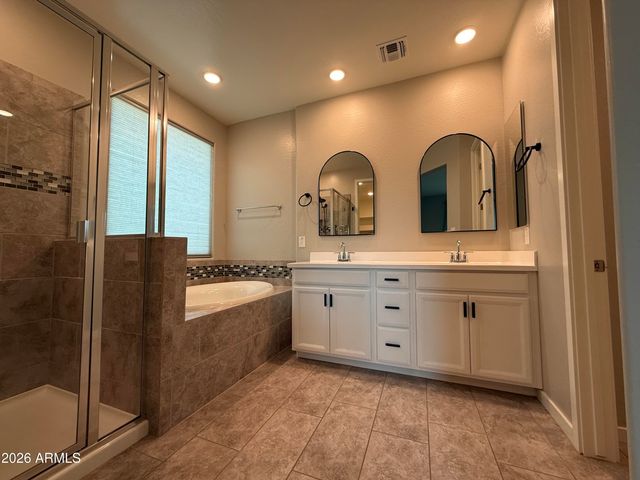 9458 E THATCHER Avenue, Mesa, AZ 85212