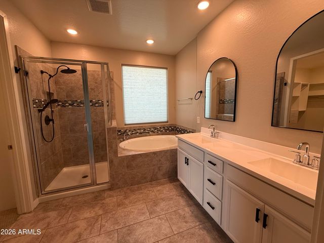 9458 E THATCHER Avenue, Mesa, AZ 85212