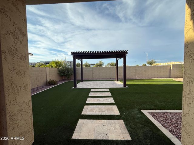 9458 E THATCHER Avenue, Mesa, AZ 85212
