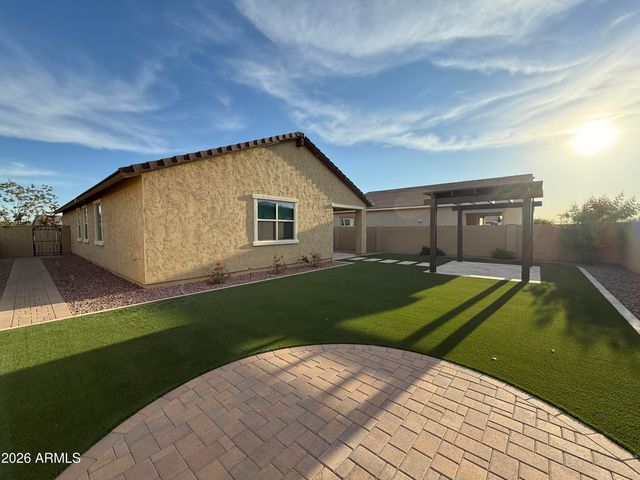9458 E THATCHER Avenue, Mesa, AZ 85212