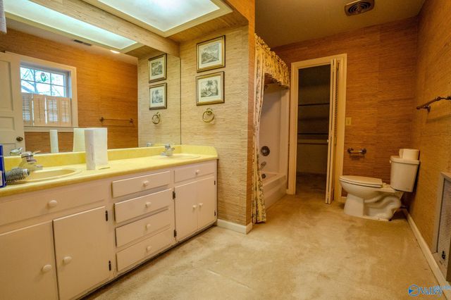 200 Montgomery Drive, Moulton, AL 35650