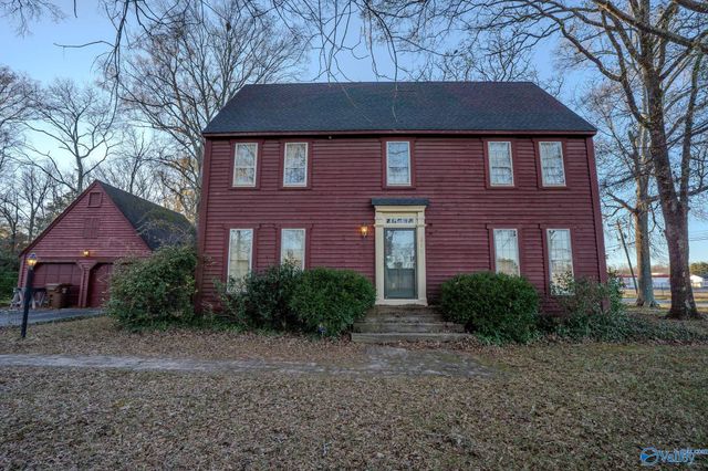 200 Montgomery Drive, Moulton, AL 35650