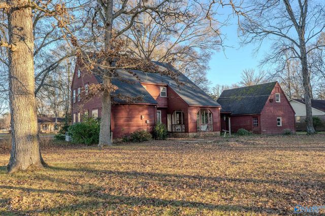 200 Montgomery Drive, Moulton, AL 35650