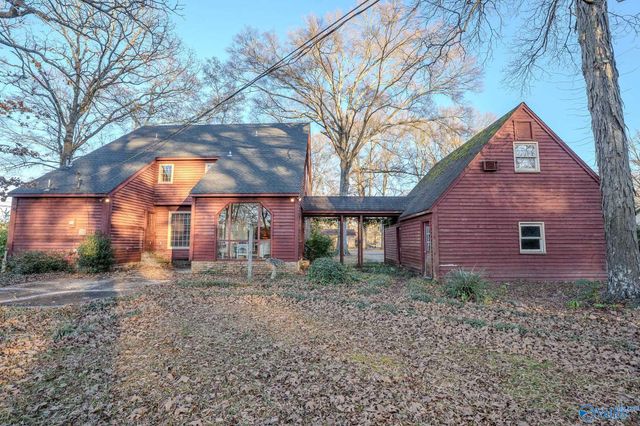 200 Montgomery Drive, Moulton, AL 35650