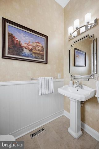 133 WHITELAND HILLS CIR, Exton, PA 19341