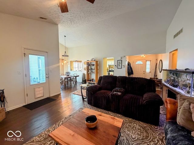 7618 Trophy Club Drive S, Indianapolis, IN 46214