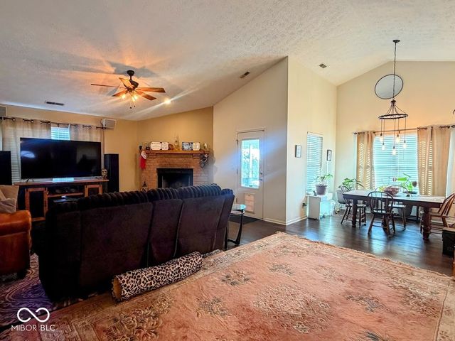 7618 Trophy Club Drive S, Indianapolis, IN 46214