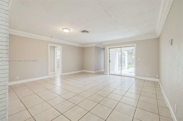 4818 NW 8th St, Plantation, FL 33317