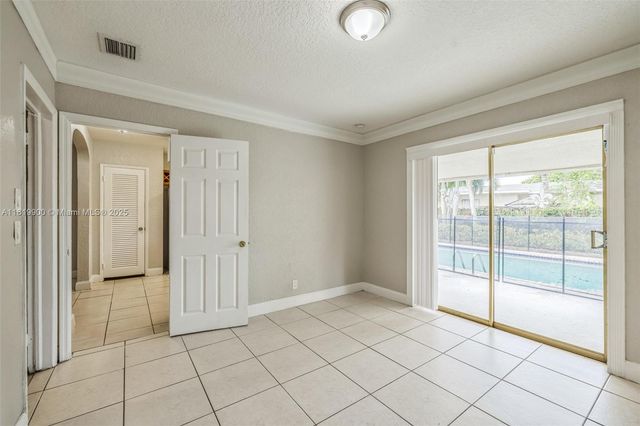 4818 NW 8th St, Plantation, FL 33317