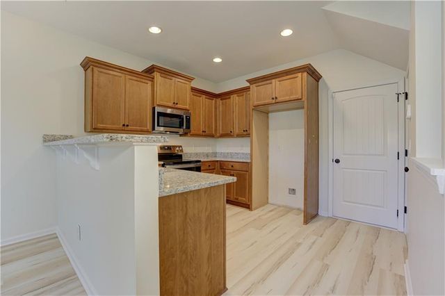 605 Summit Point, Canton, GA 30114