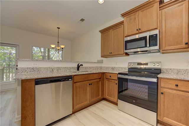 605 Summit Point, Canton, GA 30114