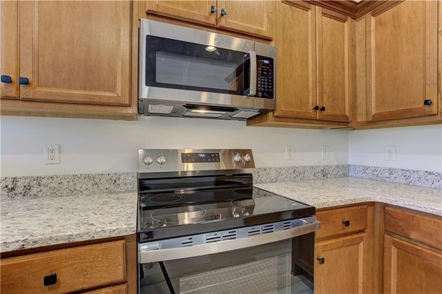 605 Summit Point, Canton, GA 30114