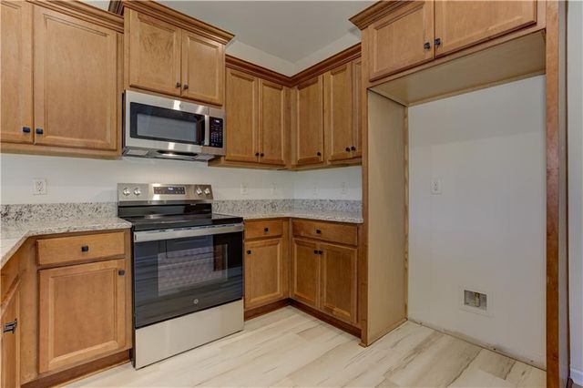 605 Summit Point, Canton, GA 30114