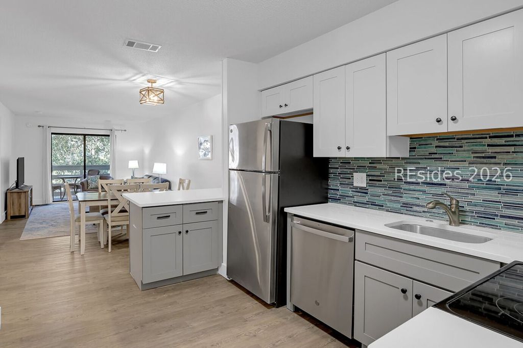 45 Folly Field Rd Apt 13L, Hilton Head Island, SC 29928