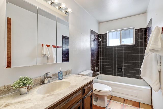 300 Aliso Drive SE, Albuquerque, NM 87108