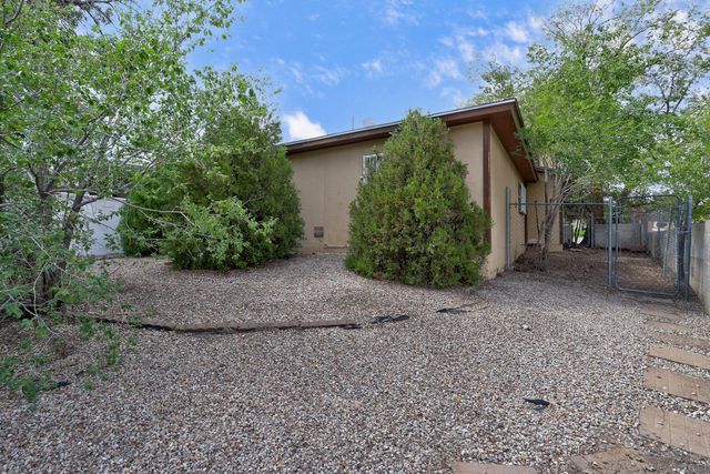300 Aliso Drive SE, Albuquerque, NM 87108