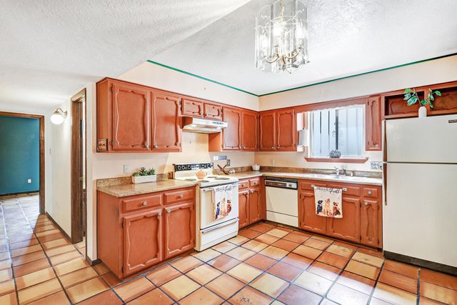 300 Aliso Drive SE, Albuquerque, NM 87108