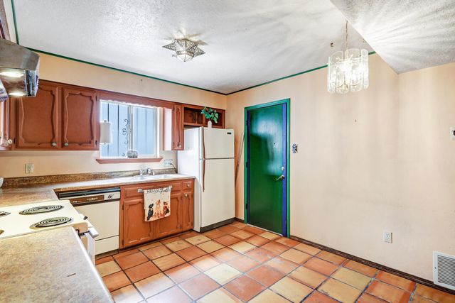 300 Aliso Drive SE, Albuquerque, NM 87108