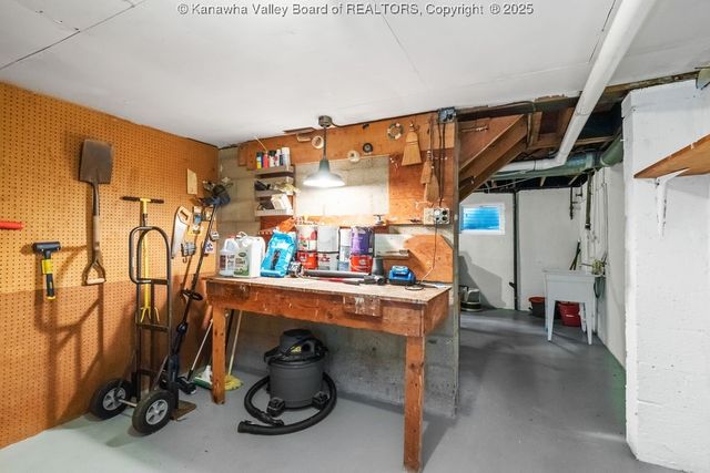 1413 Longridge Road, Charleston, WV 25314