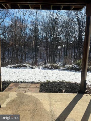 4195 NANTUCKET DR, Mechanicsburg, PA 17050