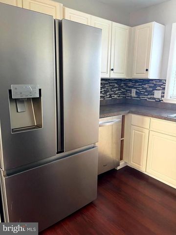 4195 NANTUCKET DR, Mechanicsburg, PA 17050