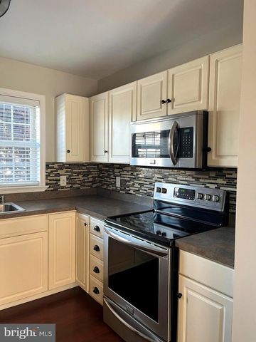 4195 NANTUCKET DR, Mechanicsburg, PA 17050