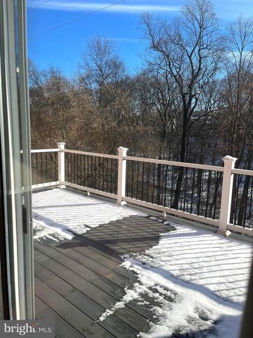 4195 NANTUCKET DR, Mechanicsburg, PA 17050