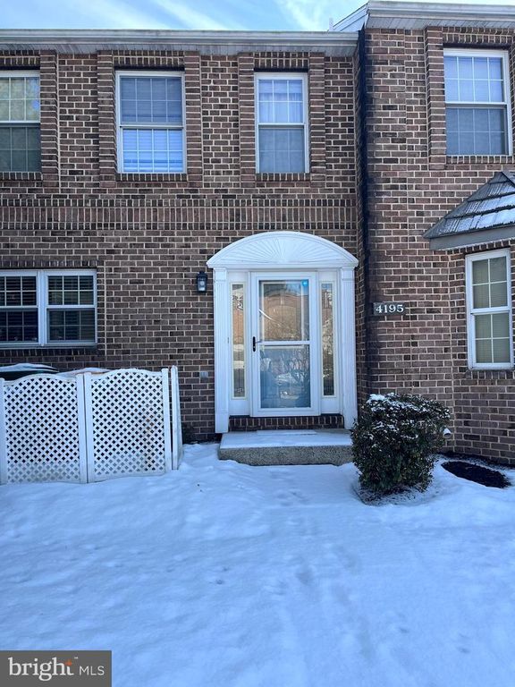 4195 NANTUCKET DR, Mechanicsburg, PA 17050