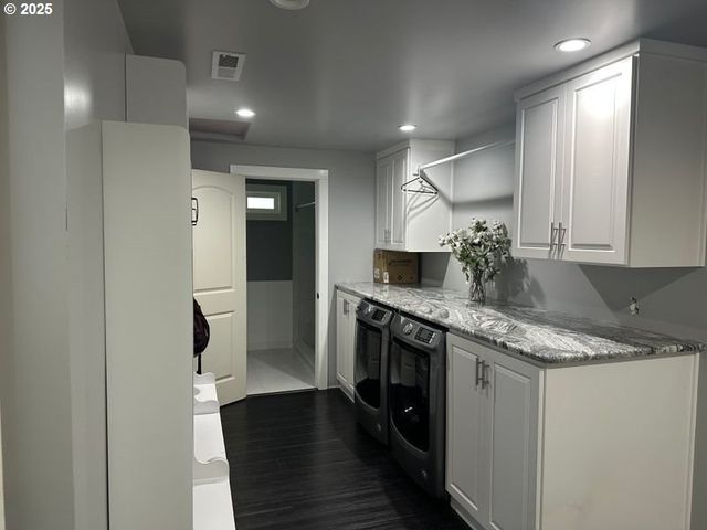 711 1ST St, Brookings, OR 97415