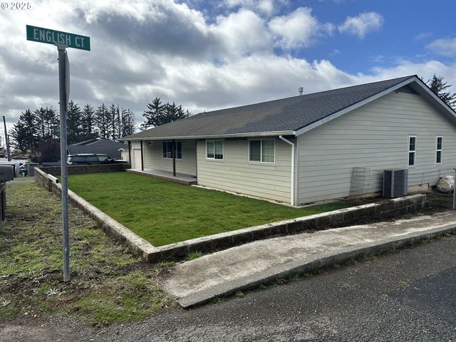 711 1ST St, Brookings, OR 97415