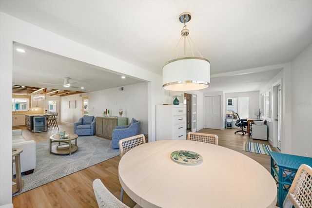 711 SPANISH DRIVE S 211, Longboat Key, FL 34228