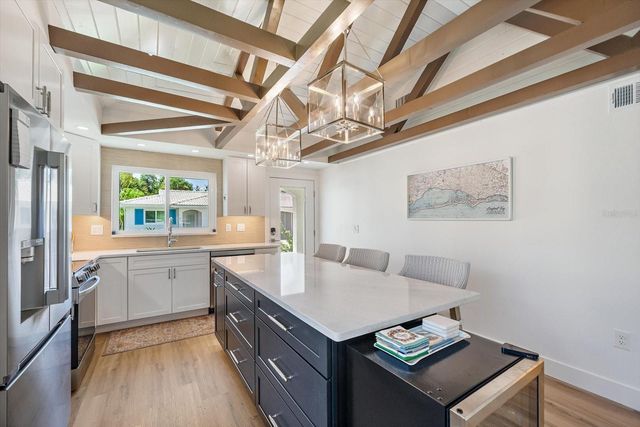 711 SPANISH DRIVE S 211, Longboat Key, FL 34228