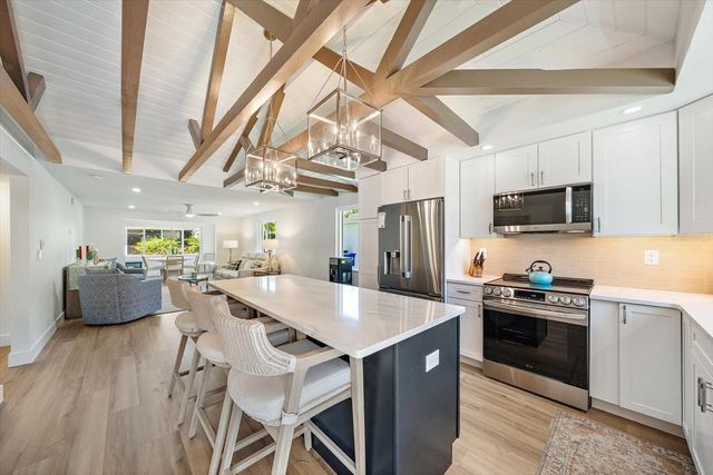 711 SPANISH DRIVE S 211, Longboat Key, FL 34228