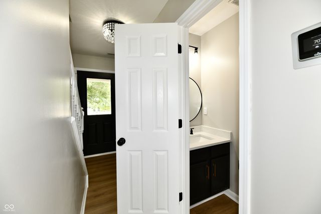 2560 Cabin Hill Road, Indianapolis, IN 46229