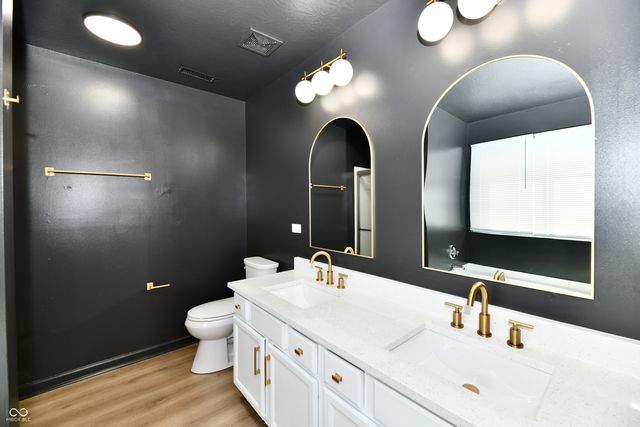 2560 Cabin Hill Road, Indianapolis, IN 46229