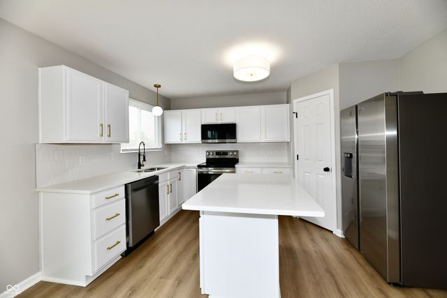 2560 Cabin Hill Road, Indianapolis, IN 46229
