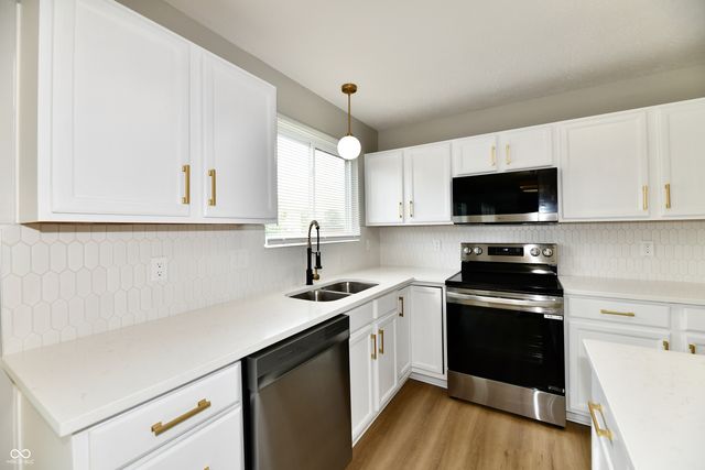 2560 Cabin Hill Road, Indianapolis, IN 46229