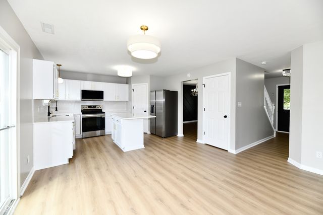 2560 Cabin Hill Road, Indianapolis, IN 46229