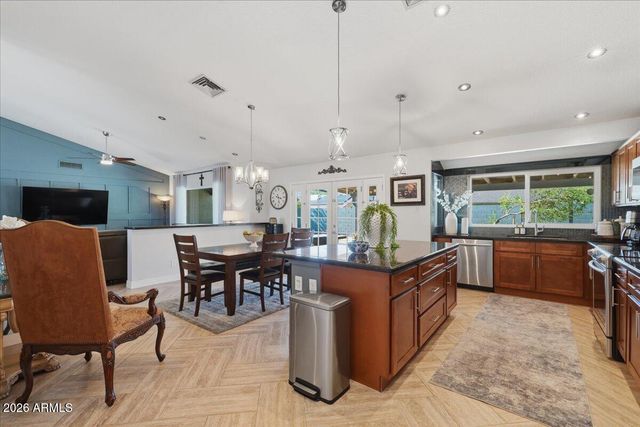 1702 W MANOR Street, Chandler, AZ 85224