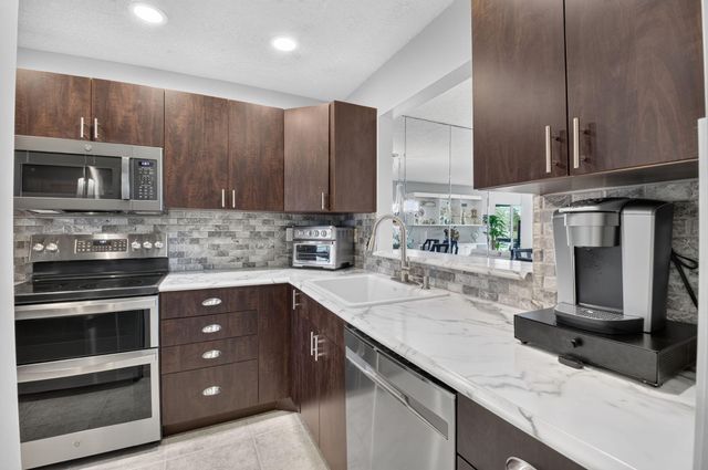5810 ARECA PALM B, Delray Beach, FL 33484