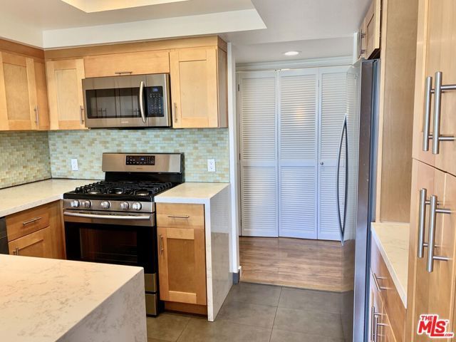 12412 Texas Avenue 302, Los Angeles, CA 90025