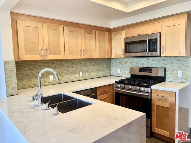 12412 Texas Avenue 302, Los Angeles, CA 90025