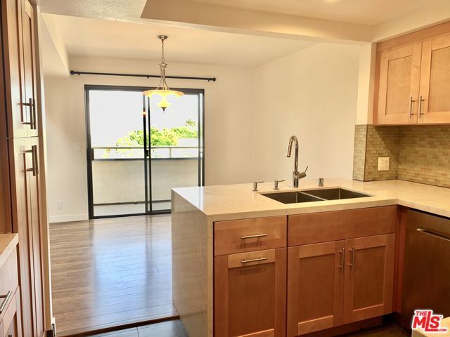 12412 Texas Avenue 302, Los Angeles, CA 90025