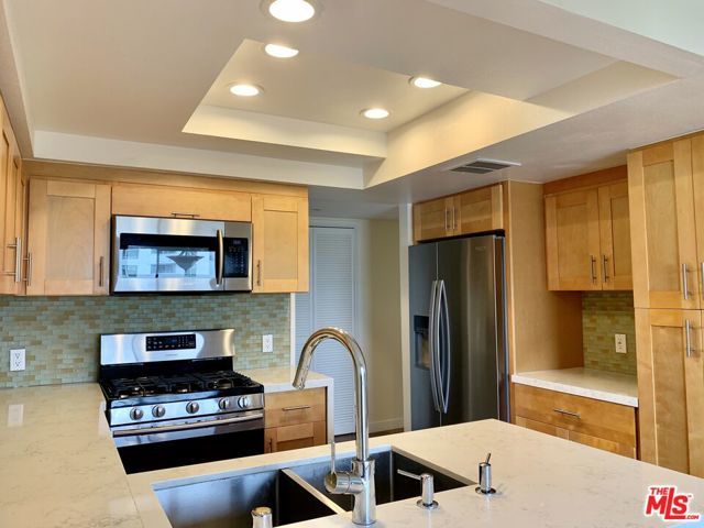 12412 Texas Avenue 302, Los Angeles, CA 90025